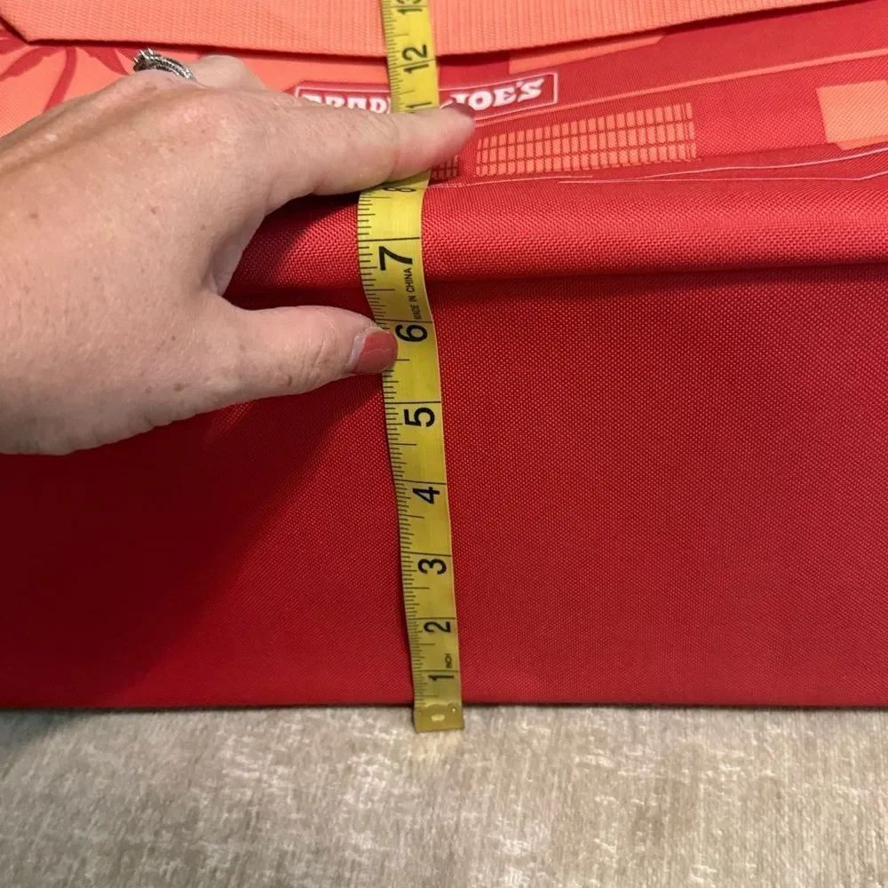 Trader Joe's Large Insulated Bag in Peach - Picture 7 of 11